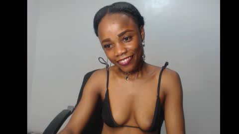 ella online show from December 20, 5:25 am