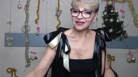 EllaBonito online show from December 16, 6:42 am