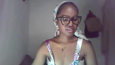 ellah245 online show from February 16, 1:09 pm