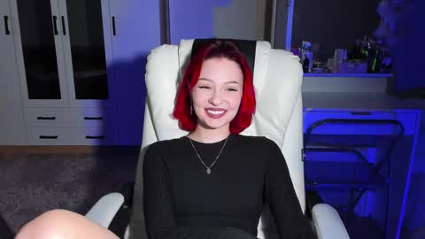 ellales online show from December 3, 8:15 am