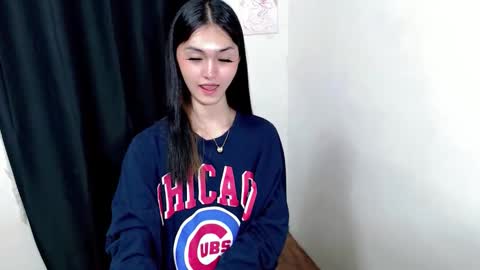 ELLA online show from December 13, 8:37 pm