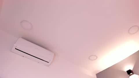 Ella online show from September 15, 1:45 pm