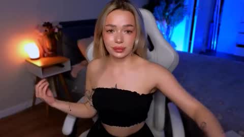 Ella online show from February 14, 6:27 am