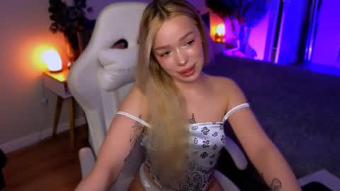 Ella online show from April 11, 6:40 am