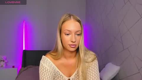 elldiana online show from June 13, 8:03 am