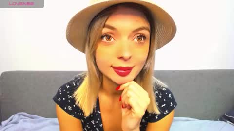 Snapshot of ellen_flow chatting on October 20, 10:15 pm ellen_flow online show from October 20, 10:15 pm