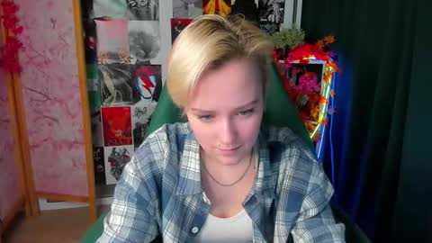 Ellie online show from November 29, 9:06 am