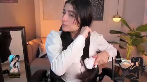 Snapshot of ellie_jhonson_ chatting on October 26, 11:59 pm  Ellie Jhonson  online show from October 26, 11:59 pm