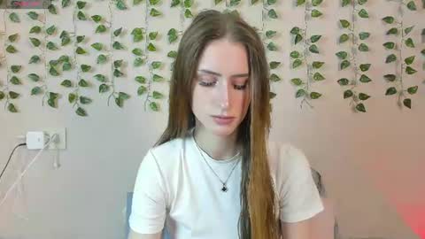 ellierough online show from June 18, 4:29 am