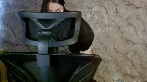 Ellie online show from October 3, 9:06 am