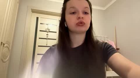 Ellie online show from February 15, 5:11 pm