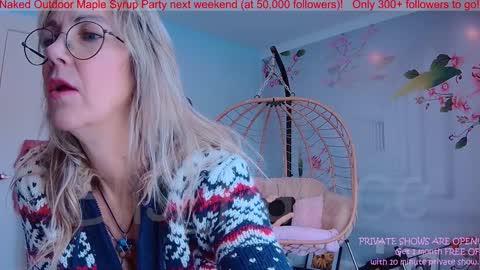 Snapshot of ells_palace chatting on December 21, 6:12 pm Ella Bella Bo Bella online show from December 21, 6:12 pm