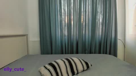 Elly Cute  online show from November 29, 3:25 am