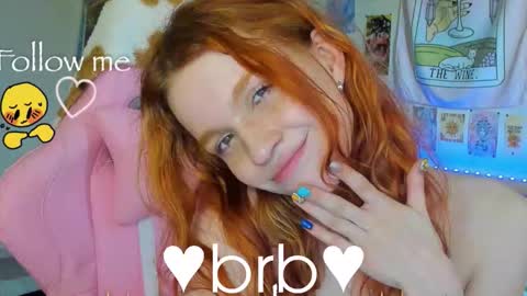 Snapshot of elly_milas chatting on October 21, 7:57 am Elly     Fansly  online show from October 21, 7:57 am