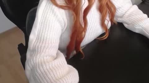 Elly online show from February 12, 9:02 am