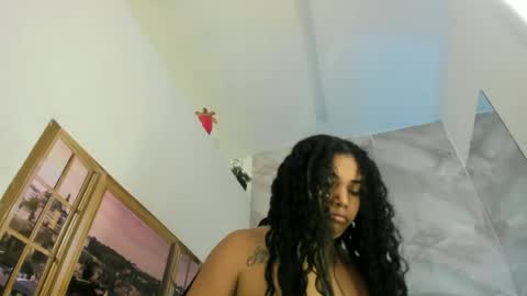 ellybloom online show from June 19, 2:01 pm