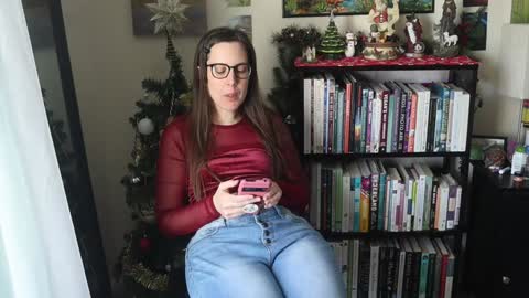 Elly Naomi online show from January 4, 4:22 pm