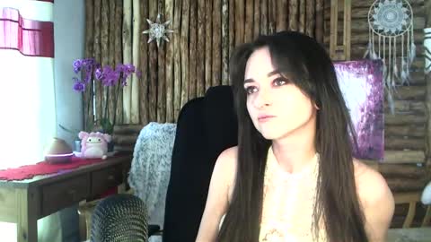 Ellysan de lart online show from November 3, 11:44 am