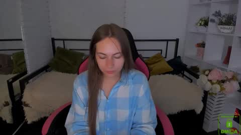 elma_lily online show from September 18, 6:17 am