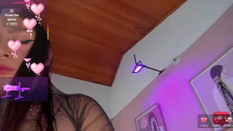 Snapshot of elodie_walker chatting on September 26, 1:30 pm Elodie online show from September 26, 1:30 pm