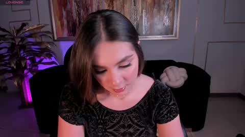 ELOISA OLIVERO online show from December 4, 7:24 pm