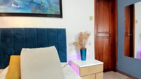 EloiseQuinn online show from December 4, 4:50 pm