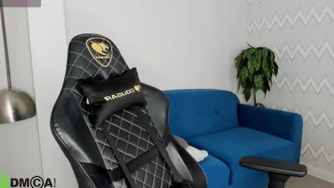 elsa_carterr online show from October 20, 8:30 am