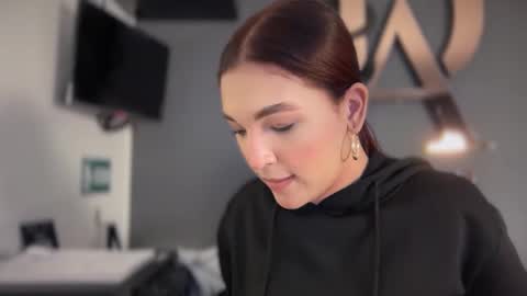 Snapshot of elsa_koch chatting on September 29, 8:08 pm ELSA online show from September 29, 8:08 pm