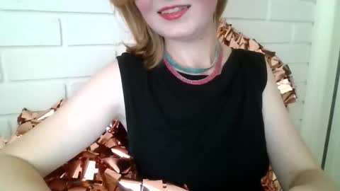 Snapshot of elsamartinez22 chatting on October 15, 11:44 am ElsaMartinez22 online show from October 15, 11:44 am