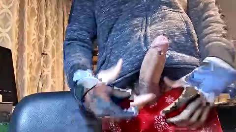 elvergg1 online show from December 1, 9:51 am