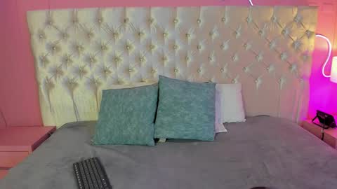 Snapshot of ely_maldox chatting on October 9, 11:59 am Ely online show from October 9, 11:59 am