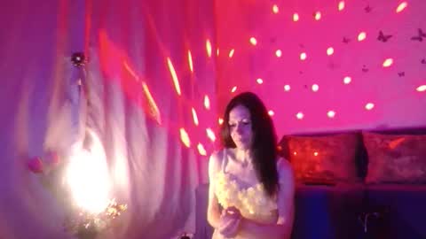 Elisa online show from March 30, 6:19 pm