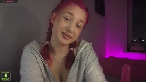 Em1l1a online show from October 26, 7:24 pm