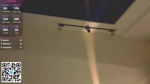 em1ly666 online show from January 17, 4:27 pm