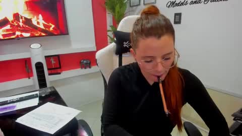 Estefany Martinez Acua INSTAGRAM ema 04oficial online show from January 28, 9:19 pm