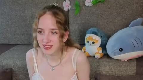 Emma online show from May 18, 8:04 pm