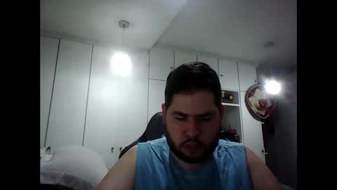 embarrassed_str8_3incher online show from February 1, 11:24 pm