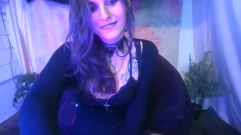 Snapshot of embers_of_eternity chatting on January 14, 3:04 pm Ellie online show from January 14, 3:04 pm