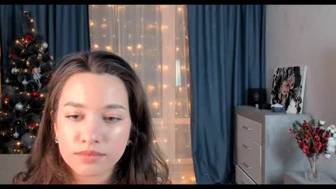 Snapshot of emeliareaper chatting on February 18, 11:41 pm Emelia online show from February 18, 11:41 pm