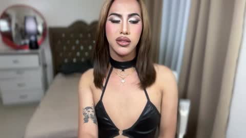 EMELY online show from February 18, 8:14 am