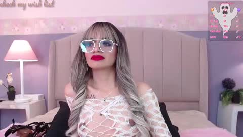 Danna online show from October 22, 9:05 pm