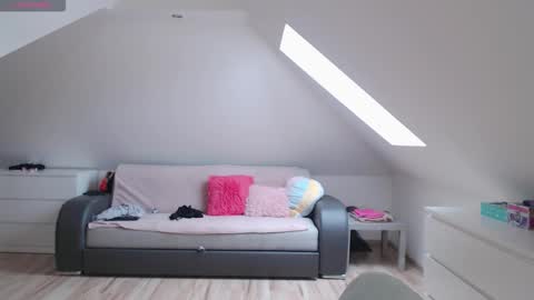 just me online show from January 11, 11:05 am