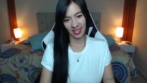 emiily_skinny online show from March 28, 11:50 pm