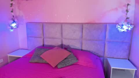 Emiily Grace online show from March 18, 11:27 am