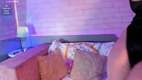 Emiily Grace online show from February 27, 11:47 am