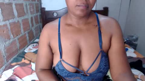 Snapshot of emilay_miller chatting on October 21, 12:54 pm Emily online show from October 21, 12:54 pm