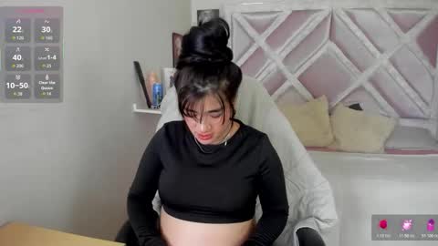 emilayton_ online show from February 28, 9:08 pm