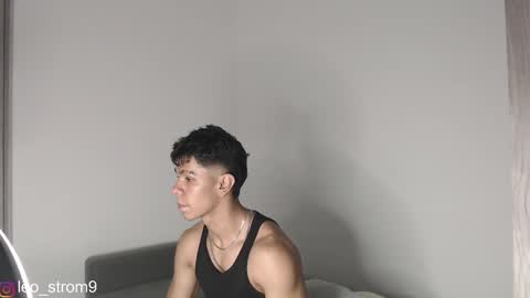 emile_239 online show from March 11, 4:19 am