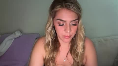 emilelovesyou online show from April 14, 6:27 am