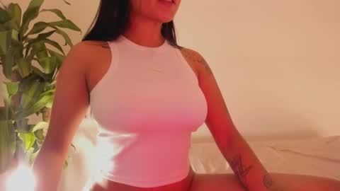 Snapshot of emilia_ghendle chatting on February 21, 12:50 pm Emilia Big Boobs online show from February 21, 12:50 pm